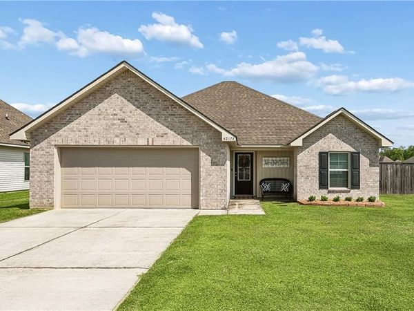 42174 DOTHAN Place, Ponchatoula, LA 70454
