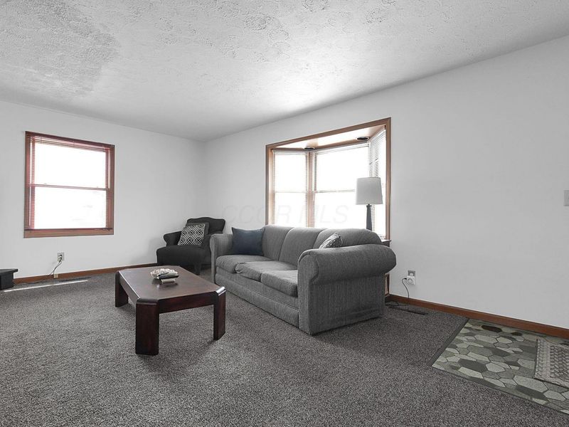 348 Darbyhurst Road, Columbus, OH 43228 Photo 12