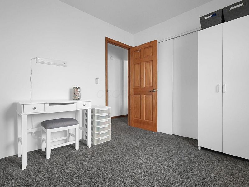 348 Darbyhurst Road, Columbus, OH 43228 Photo 16