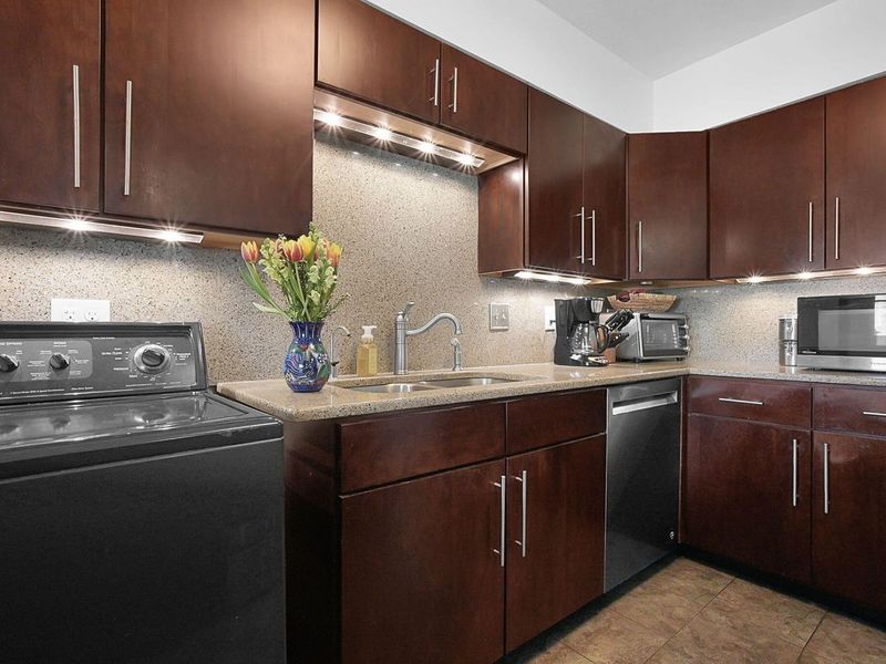 348 Darbyhurst Road, Columbus, OH 43228 Photo 4