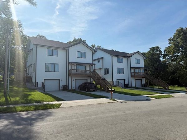 701-703 N 2nd Street, Leavenworth, KS 66048