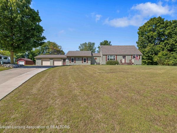 2855 N Stewart Road, Charlotte, MI 48813