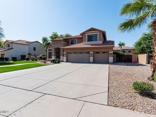 149 E CANYON CREEK Drive, Gilbert, AZ 85296