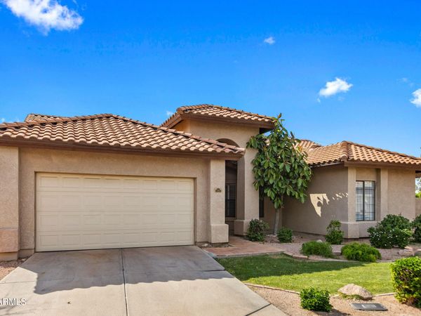 1202 E GREENWAY Circle, Mesa, AZ 85203