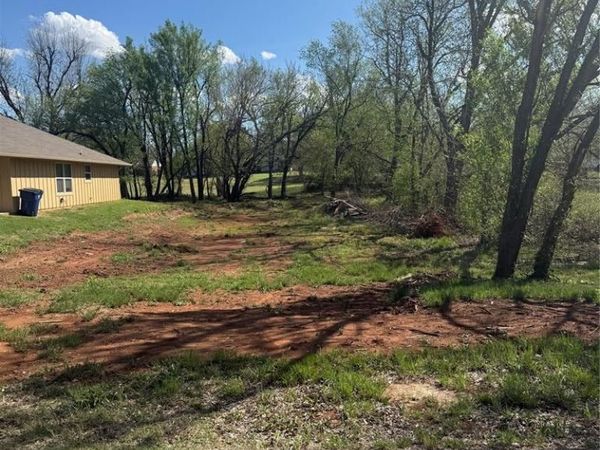 E Rutgers Avenue, Guthrie, OK 73044