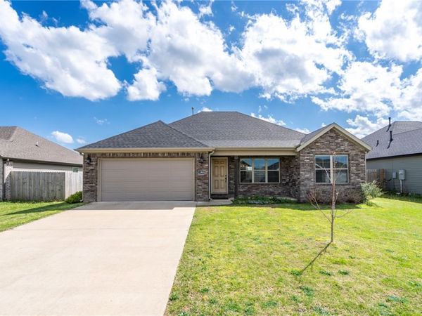 1908 E Endura Park Drive , Siloam Springs, AR 72761