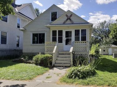 1049 23rd Avenue SE, Minneapolis, MN 55414