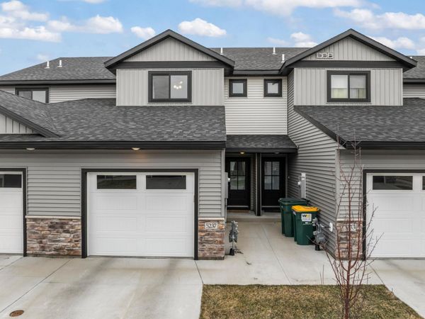 5237 Harvest Square Place NW, Rochester, MN 55901