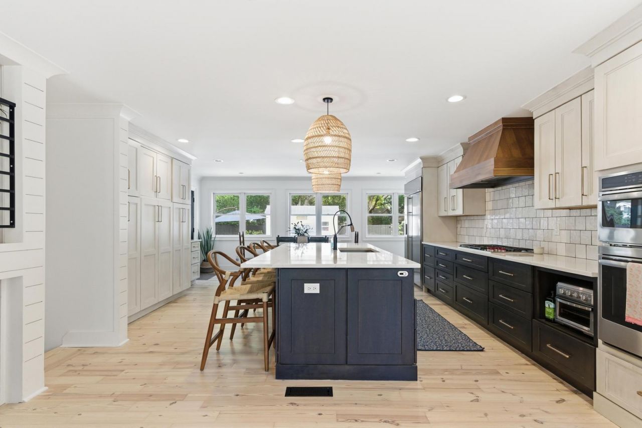 1018 Chambers Lane Photo 11