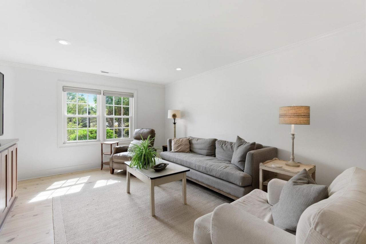 1018 Chambers Lane Photo 33