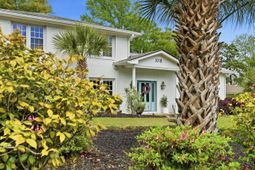 1018 Chambers Lane photo 4