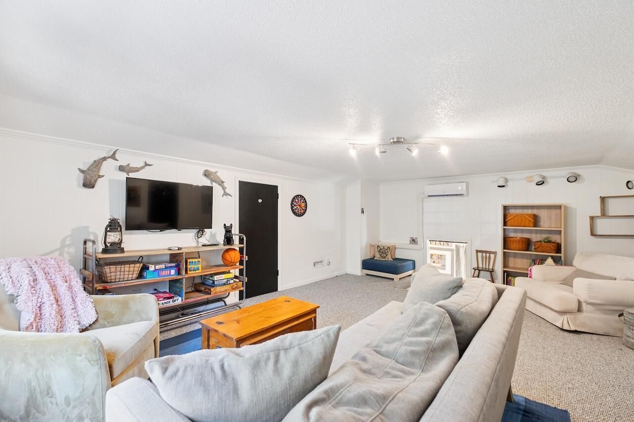 1018 Chambers Lane Photo 60