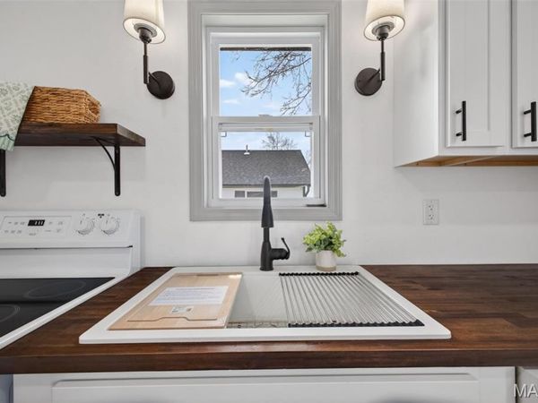 103 S Main Street , Conway, MO 65632