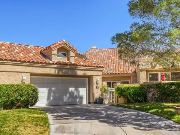 8243 Round Hills Circle , Las Vegas, NV 89113