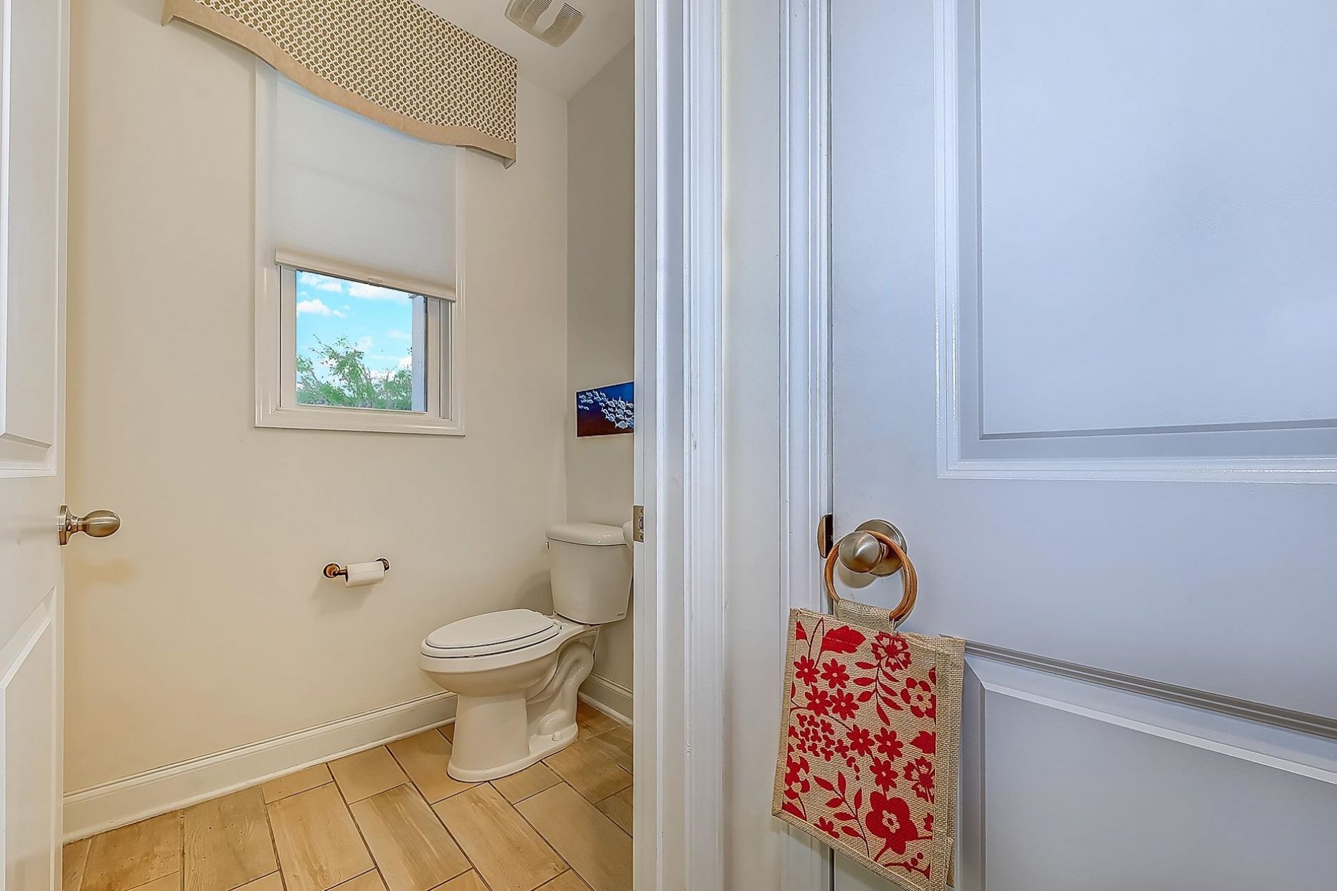 5353 Grosseto Way Photo 12