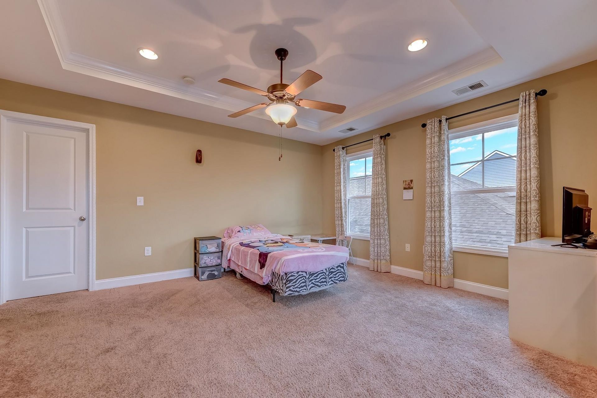 5353 Grosseto Way Photo 17