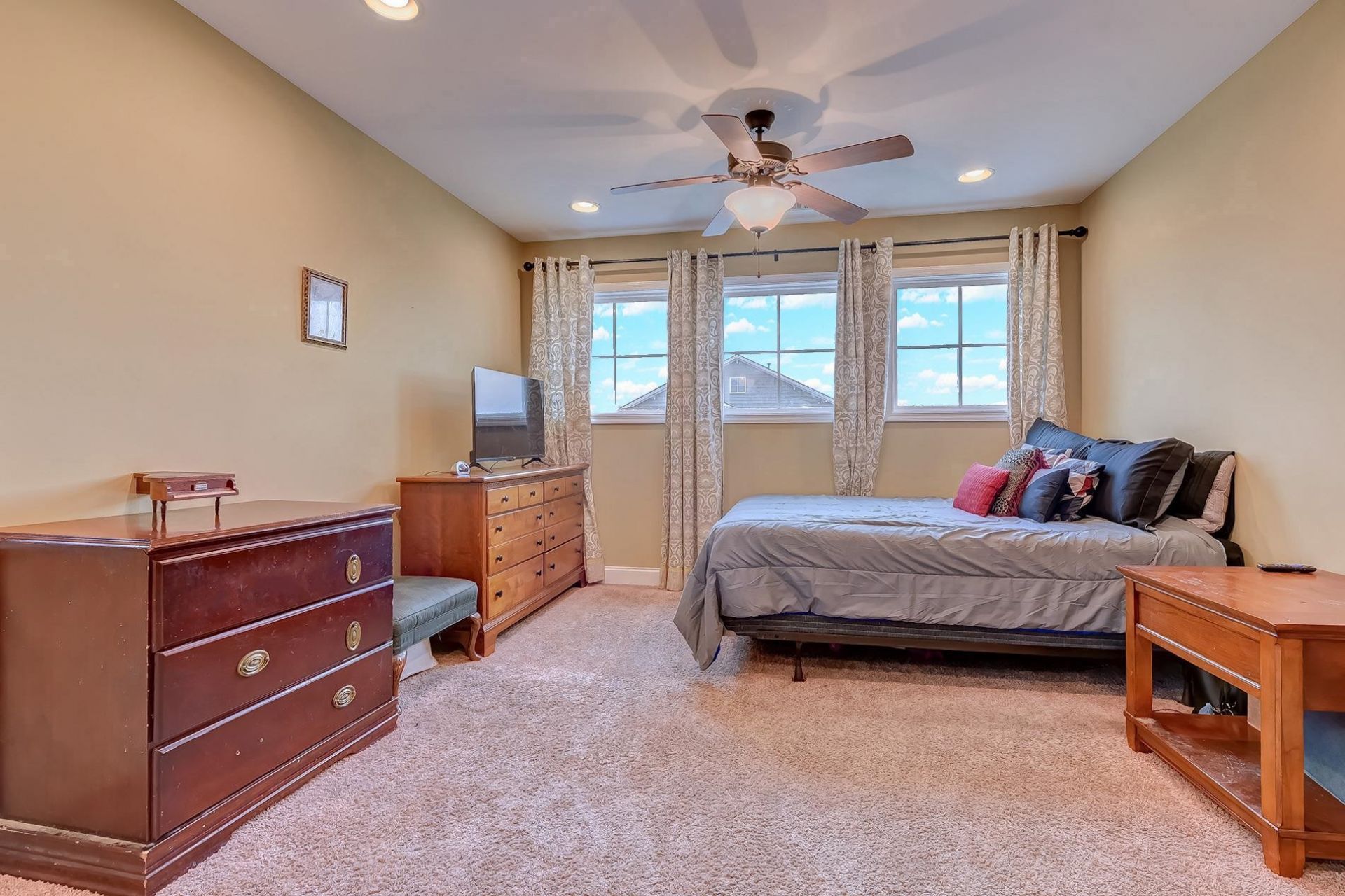 5353 Grosseto Way Photo 19