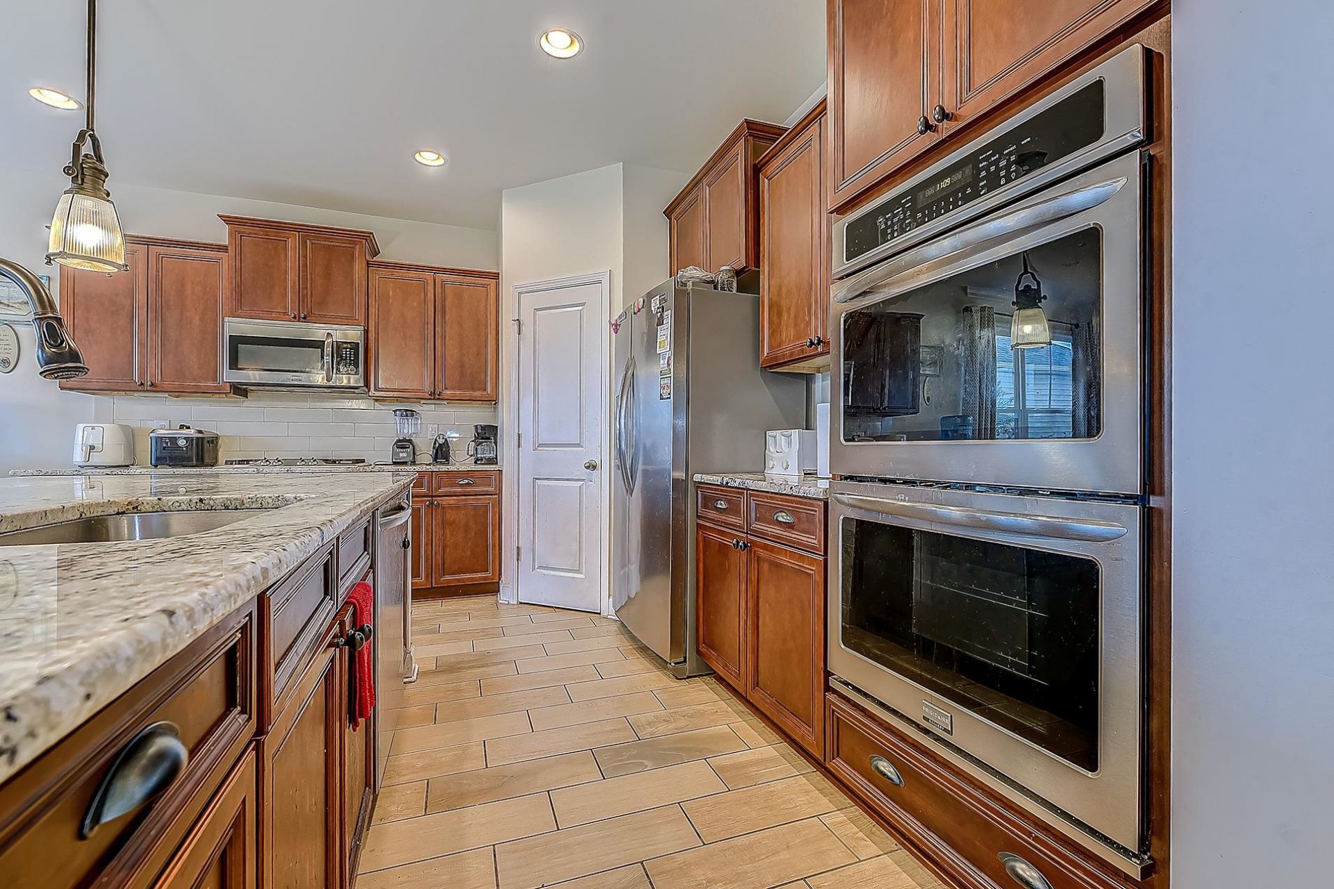 5353 Grosseto Way Photo 6