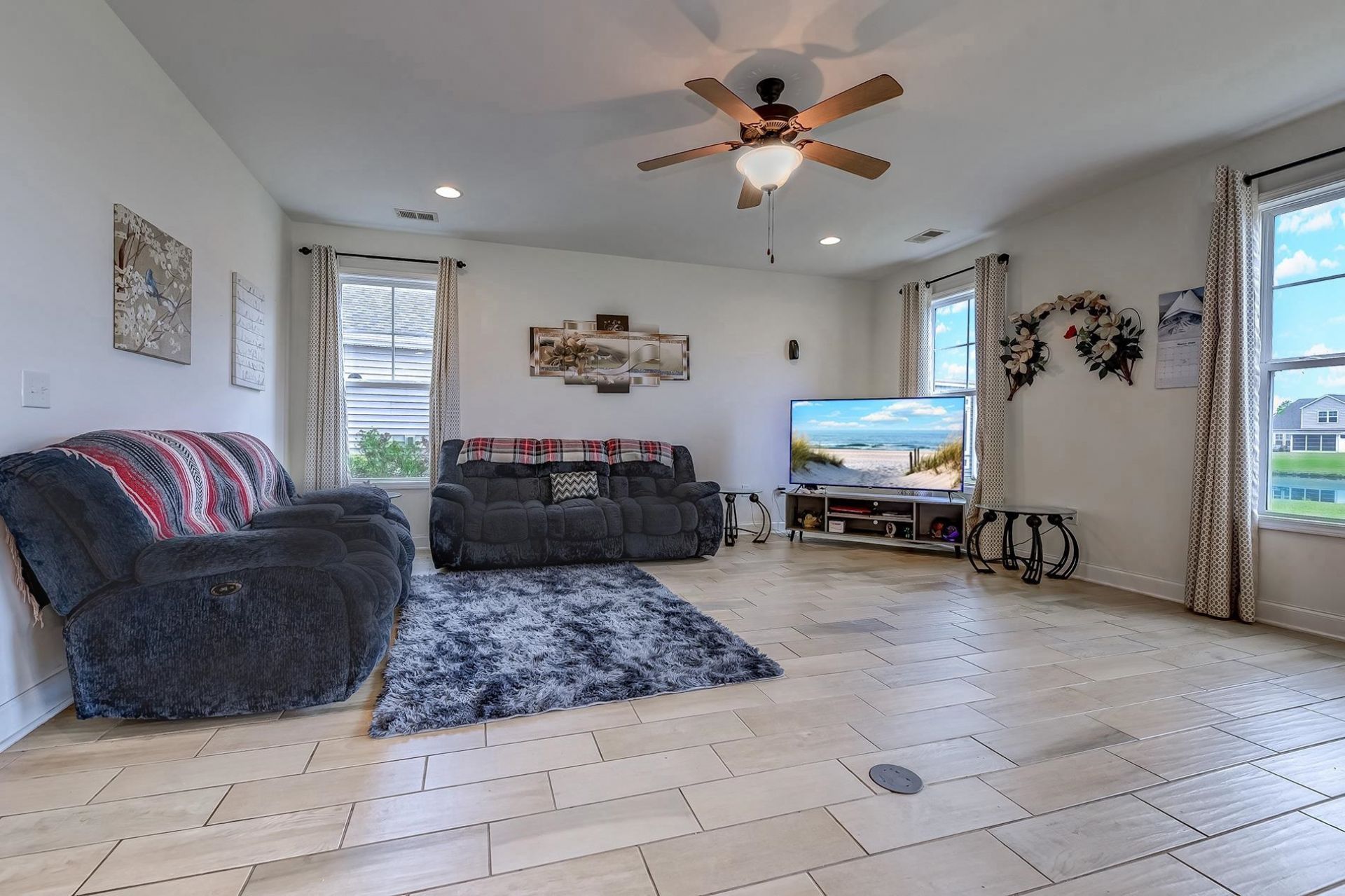 5353 Grosseto Way Photo 9