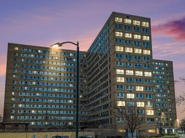 8900 E Jefferson Avenue, Detroit, MI 48214