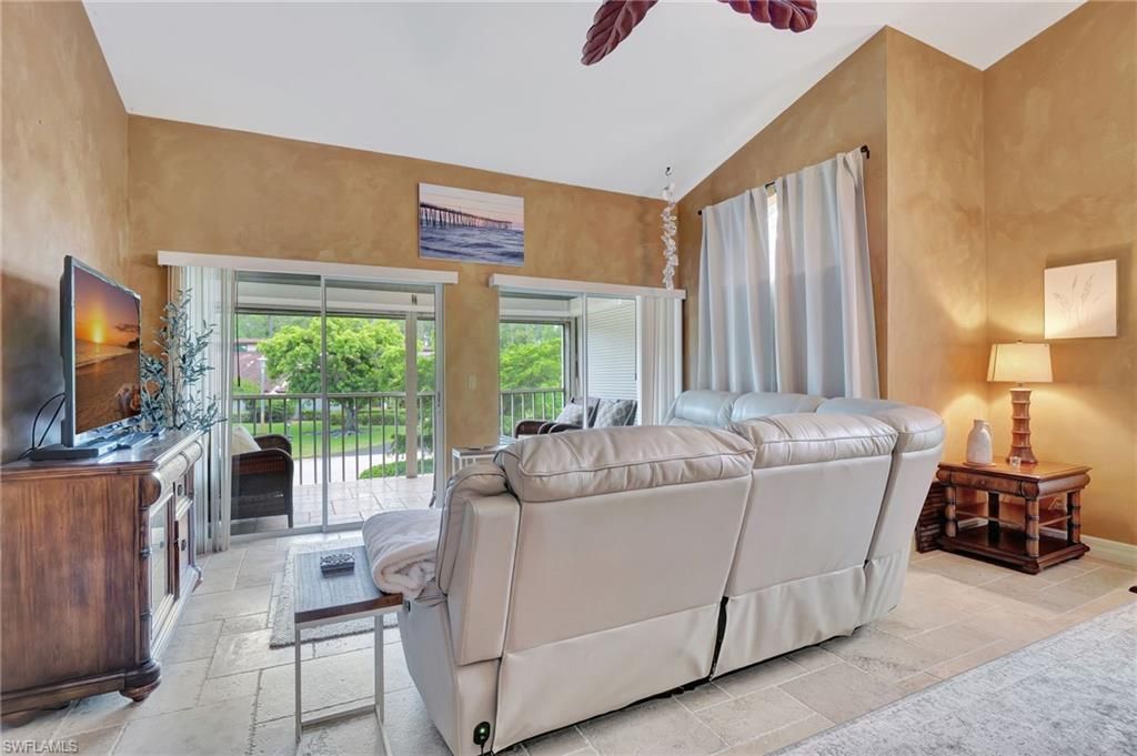 2103 Tama Cir, Unit 202, Naples, FL 34112 Photo