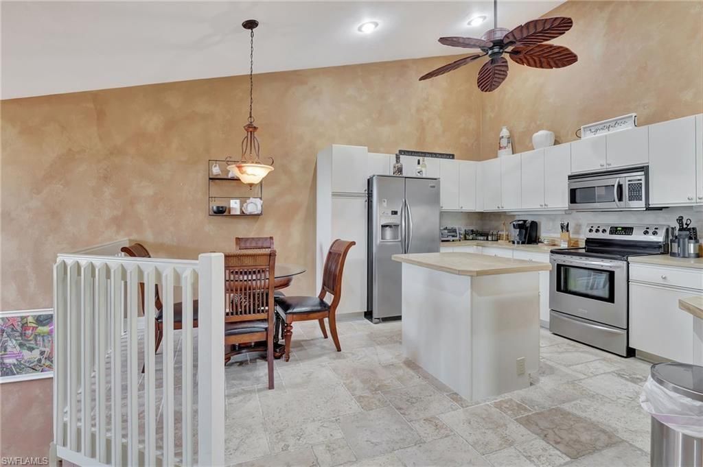 2103 Tama Cir, Unit 202, Naples, FL 34112 Photo