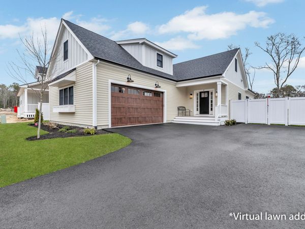 17 Josiah Path, Falmouth, MA 02540