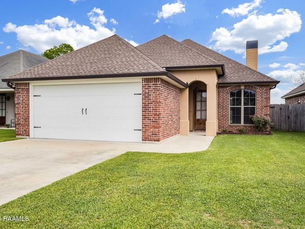 128 Rue Village Road , Maurice, LA 70555