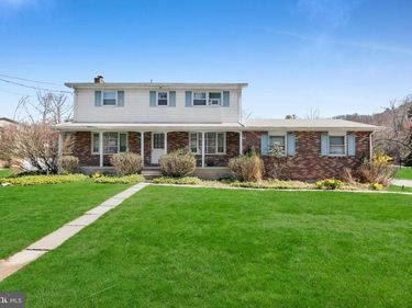 102 VALLEY STREAM ROAD, STROUDSBURG, PA 18360