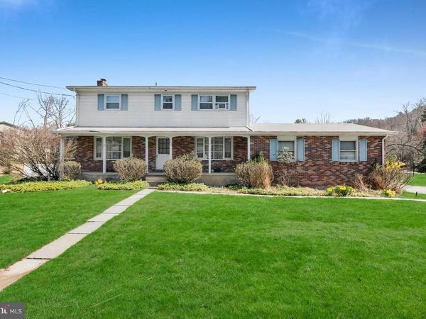 102 VALLEY STREAM ROAD, STROUDSBURG, PA 18360