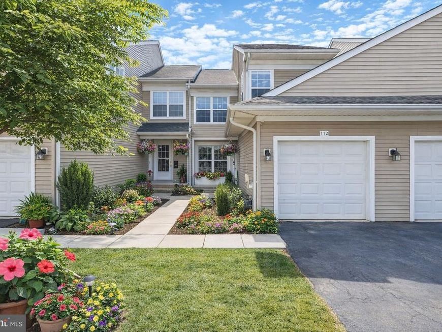 112 Stewarts Court, Unit 406, Phoenixville, PA 19460 Main Photo