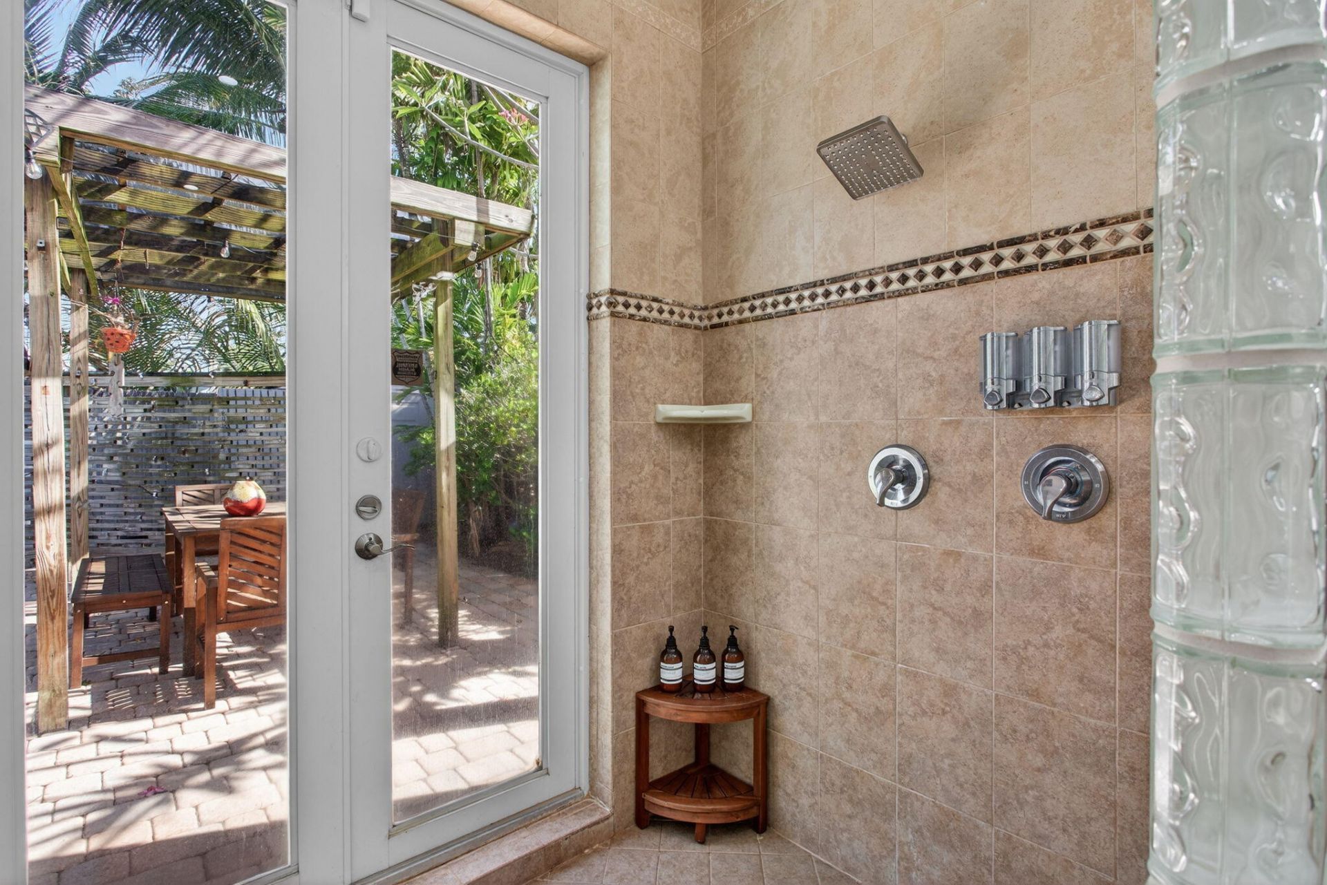 2101 NE 25th Street, Wilton Manors, FL 33305 Photo