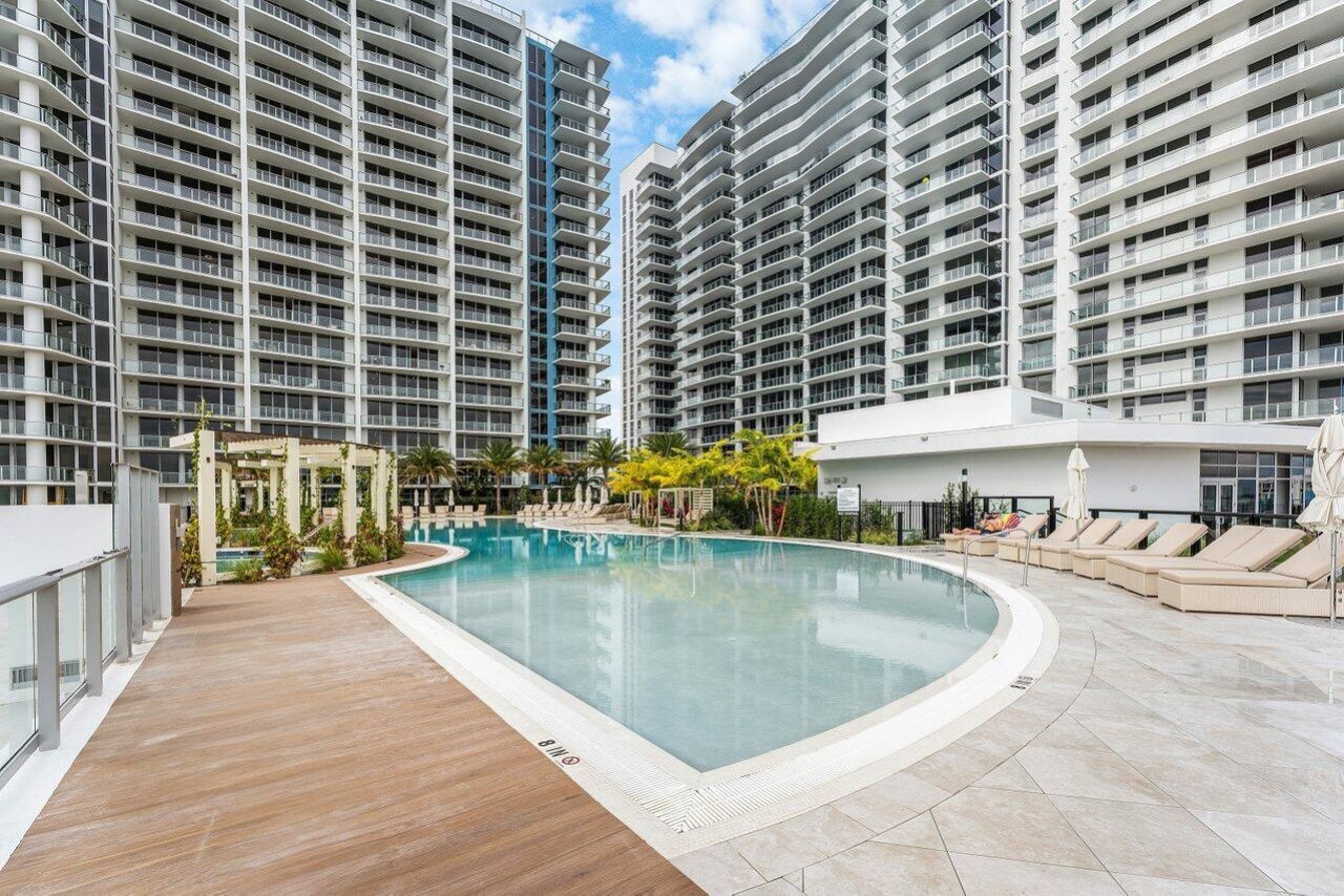 220 Lake Shore Drive, Unit 1415, Lake Park, FL 33403 Photo