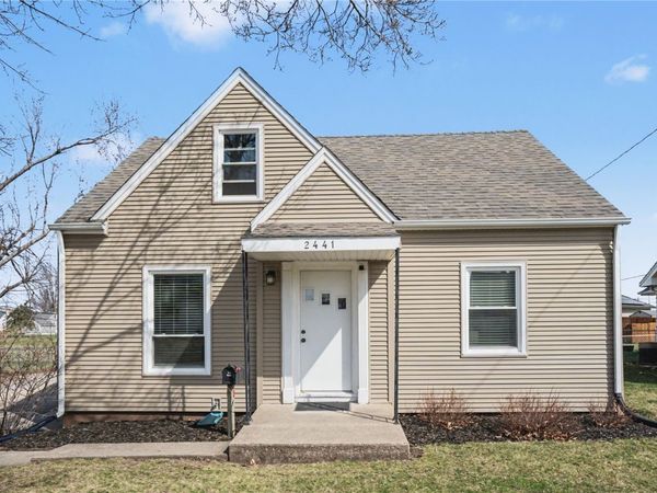 2441 1st Street SW, Cedar Rapids, IA 52404