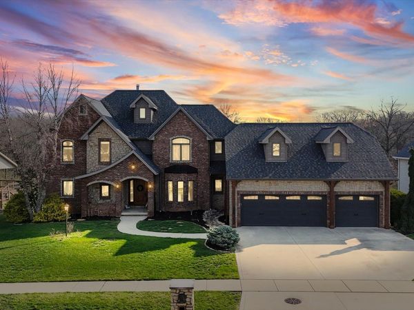 1610 Briarwood Lane, Mahomet, IL 61853