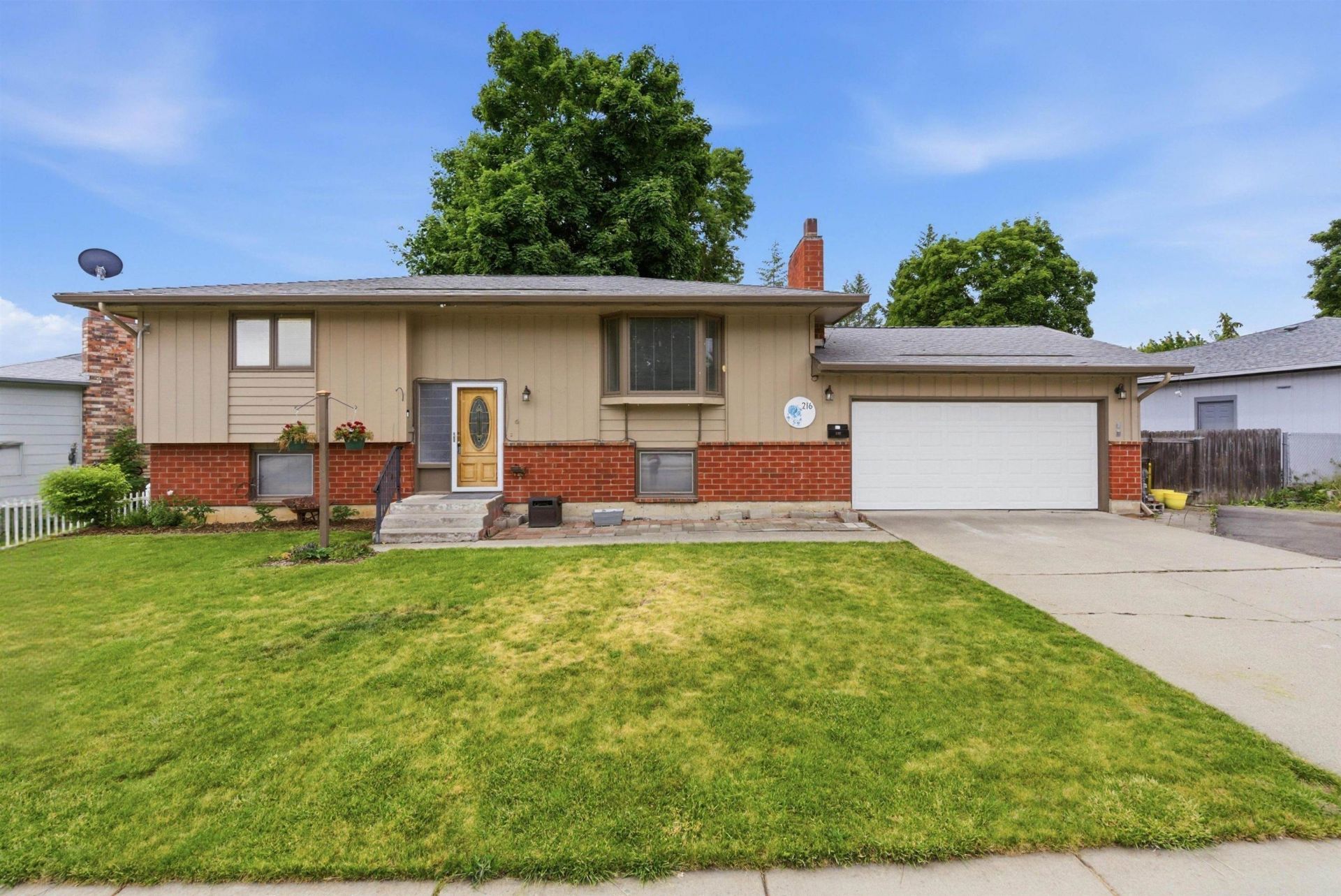 216 Gregory Dr, Cheney, WA 99004 Main Photo