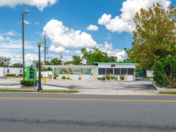 114 W CENTRAL AVENUE , LAKE WALES, FL 33853