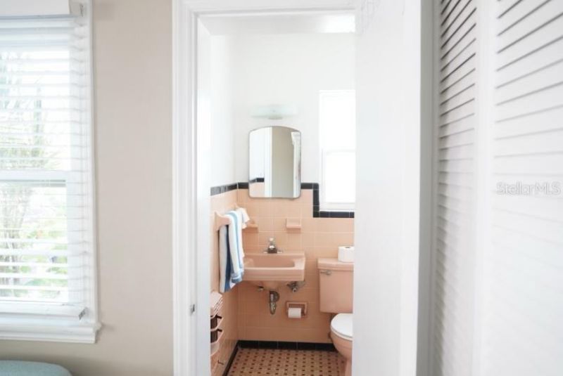 1761 Siesta Drive , Sarasota, FL 34239 Photo