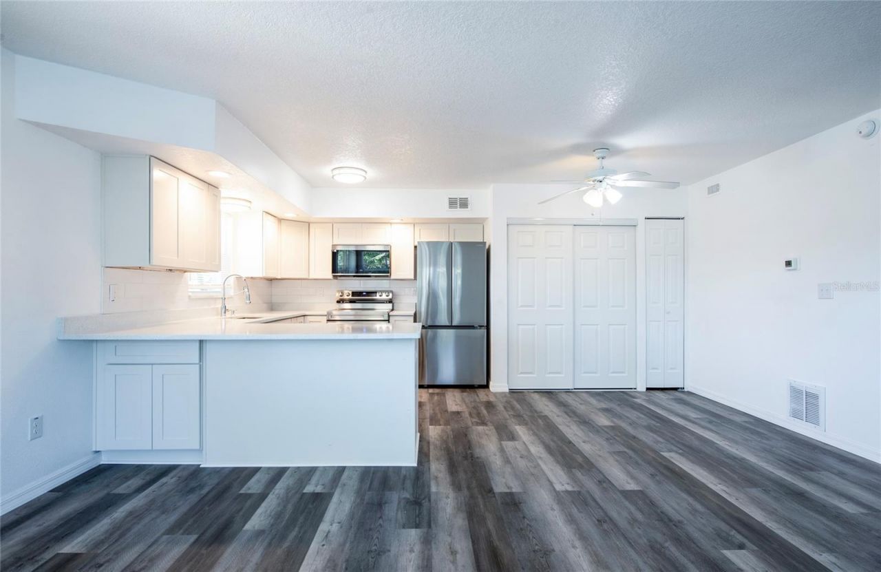 717 E Gulf Boulevard, Unit 1, Indian Rocks Beach, FL 33785 Photo