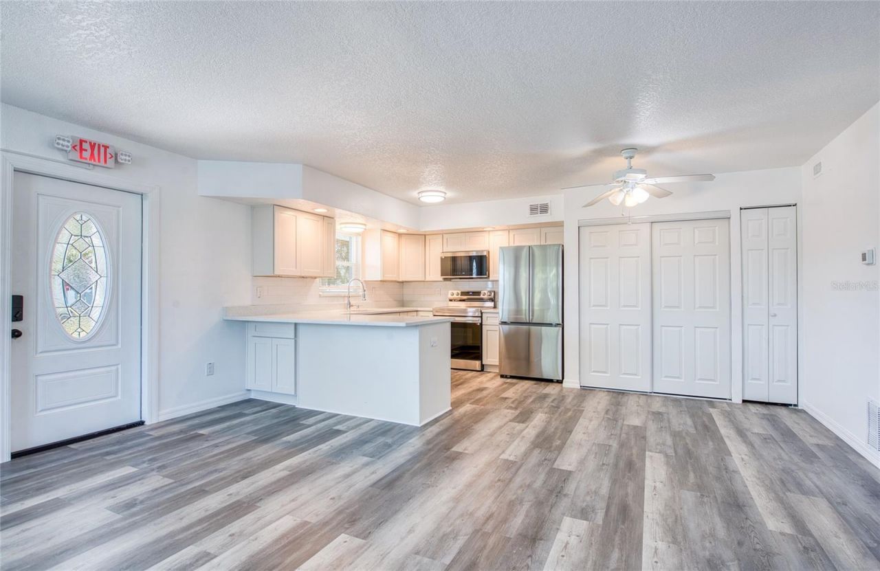 717 E Gulf Boulevard, Unit 1, Indian Rocks Beach, FL 33785 Photo