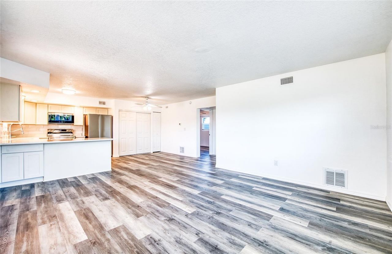 717 E Gulf Boulevard, Unit 1, Indian Rocks Beach, FL 33785 Photo