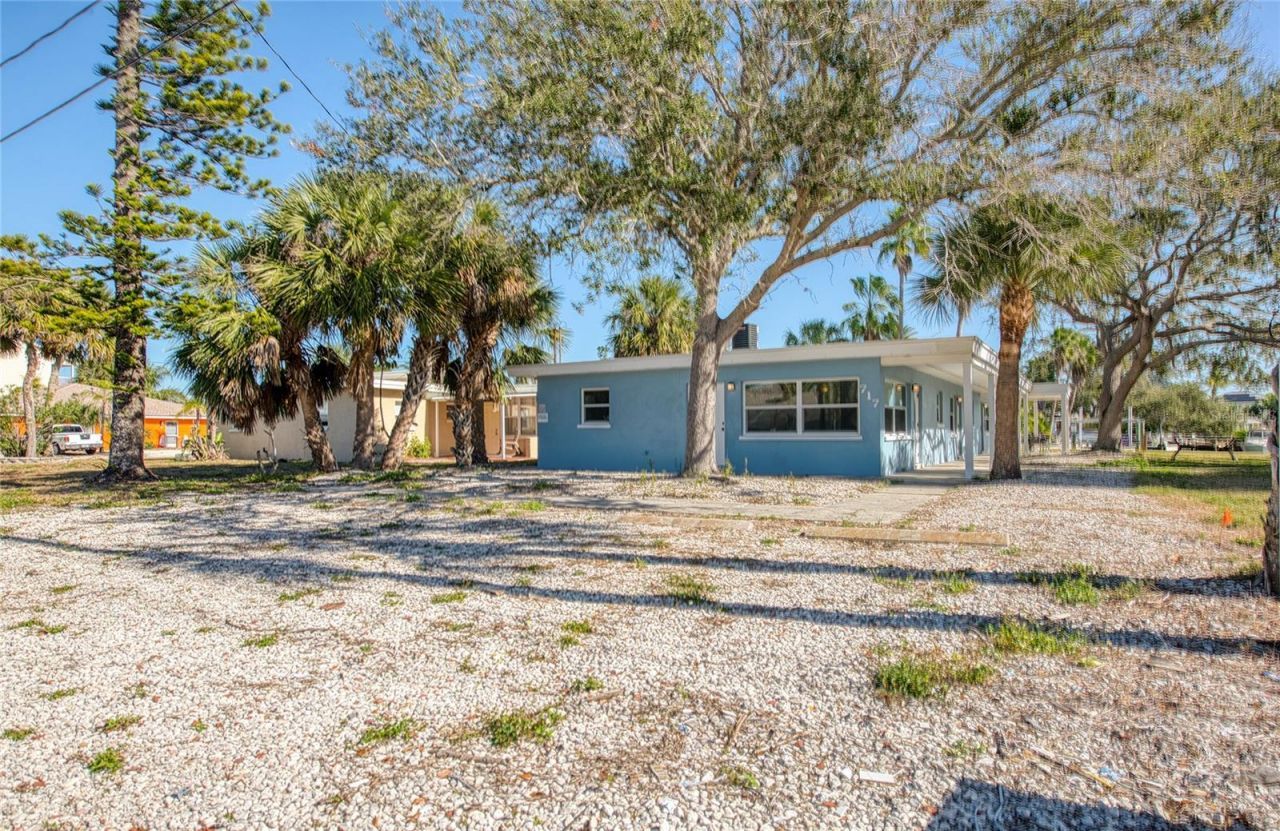 717 E Gulf Boulevard, Unit 1, Indian Rocks Beach, FL 33785 Photo