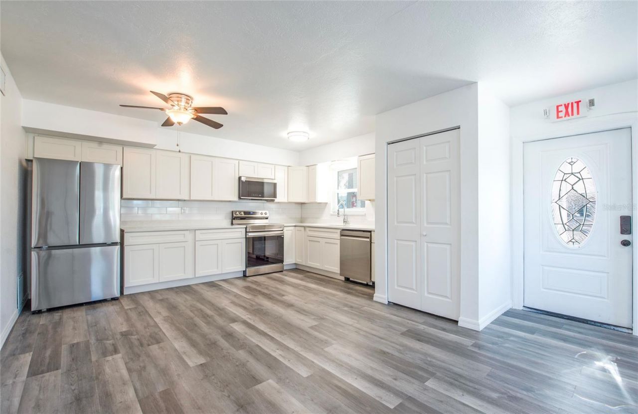 717 E Gulf Boulevard, Unit 1, Indian Rocks Beach, FL 33785 Photo