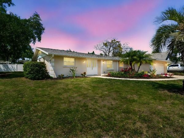 994 S BRINK AVENUE , SARASOTA, FL 34237