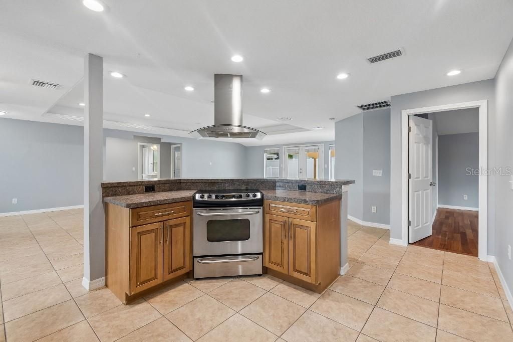 994 S Brink Avenue , Sarasota, FL 34237 Photo