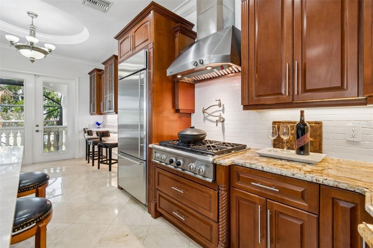 6233 Bayshore Boulevard, Tampa, FL 33611 Photo