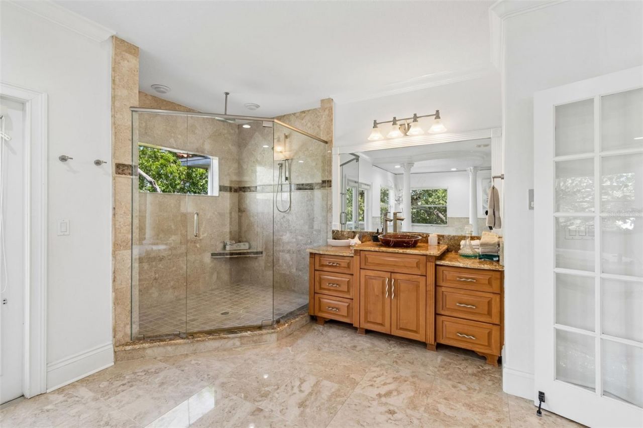 6233 Bayshore Boulevard, Tampa, FL 33611 Photo