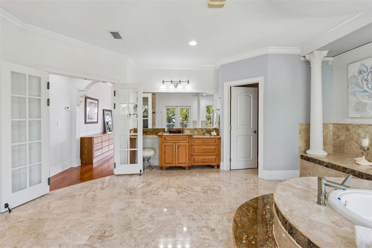 6233 Bayshore Boulevard, Tampa, FL 33611 Photo