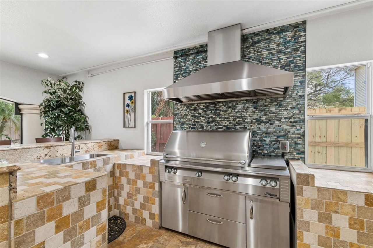 6233 Bayshore Boulevard, Tampa, FL 33611 Photo