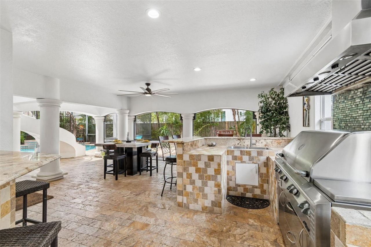 6233 Bayshore Boulevard, Tampa, FL 33611 Photo
